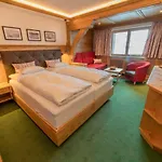 Ulli 4*