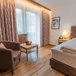 Ulli Hotel 4*