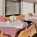 Ulli Hotel