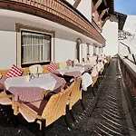 Ulli Hotel Zürs