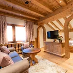 Ulli Hotel