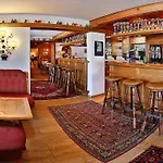 Ulli Hotel 4*