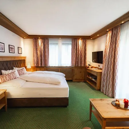 Ulli Hotel