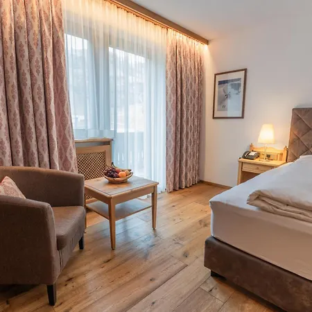 Ulli Hotel 4*