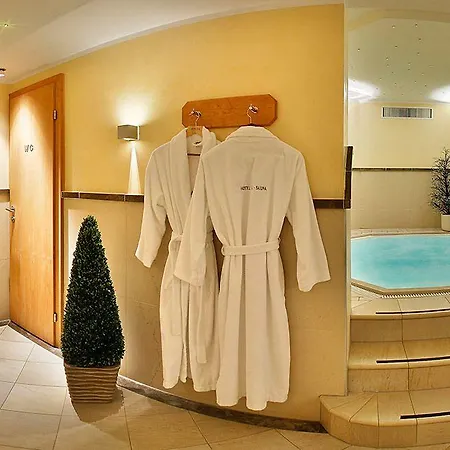 Ulli Hotel 4*