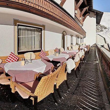 Ulli Hotel Zürs