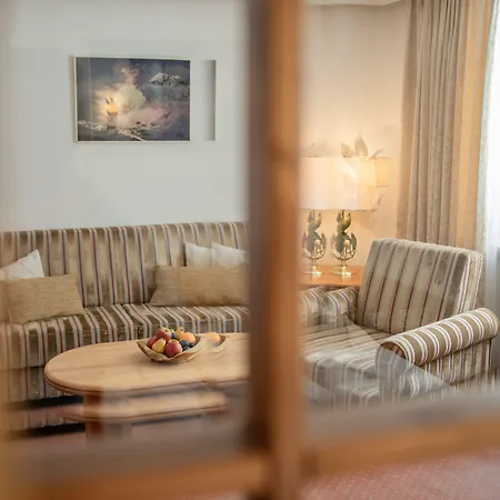 Ulli Hotel