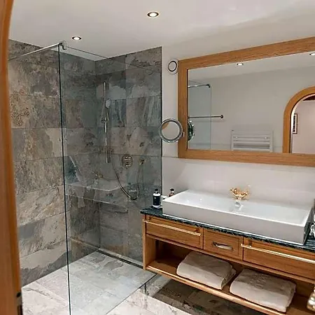 Ulli 4*