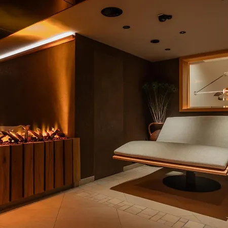 Ulli Hotel