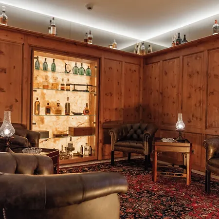 Ulli Hotel 4*