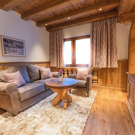 Ulli Hotel 4*